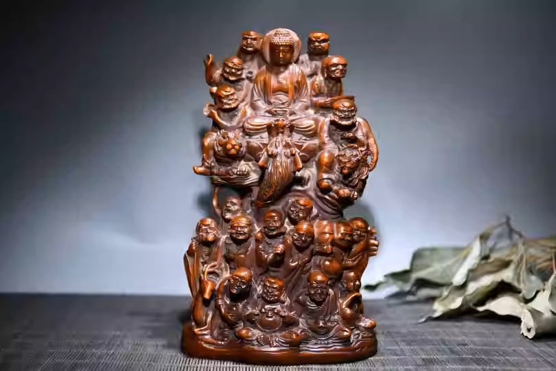 Exquisitely carved boxwood statuettes of the Eighteen Arhats: Length 9.5cm, width 6.5cm, height 16.5cm, weight 342g