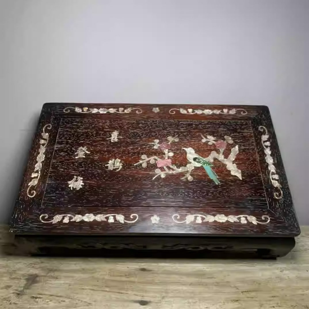Rosewood tea table inlaid with mother-of-pearl depicting magpies on plum blossoms: Length 50 cm, width 30 cm, height 14 cm.