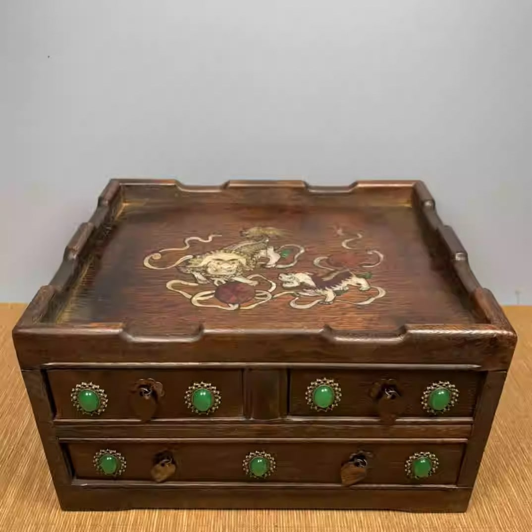 Rosewood tea table inlaid with mother-of-pearl, symbolizing good fortune in all endeavors: Dimensions: Length 25cm, Width 20cm, Height 24cm Weight: 2113g