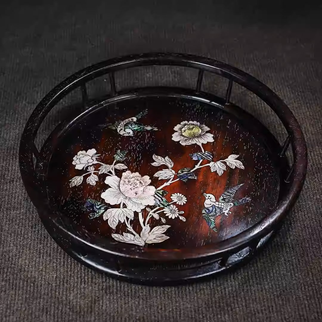 Sandalwood tea tray inlaid with seashells: Dimensions: Length 32cm, Width 32cm, Height 7cm