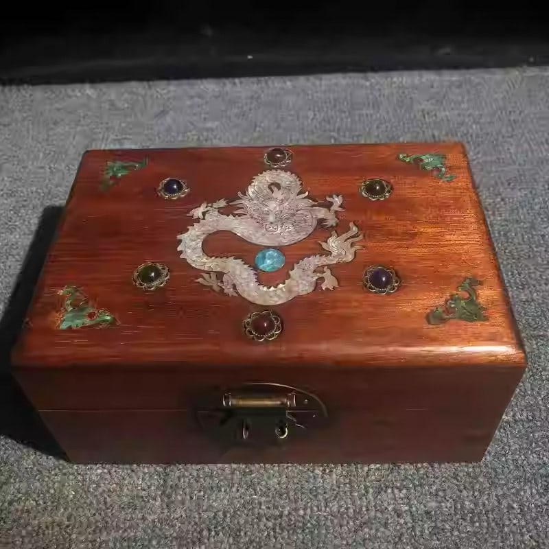 Rosewood jewelry box inlaid with mother-of-pearl depicting a dragon playing with a pearl: Dimensions: Length 18cm, Width 12cm, Height 8.5cm