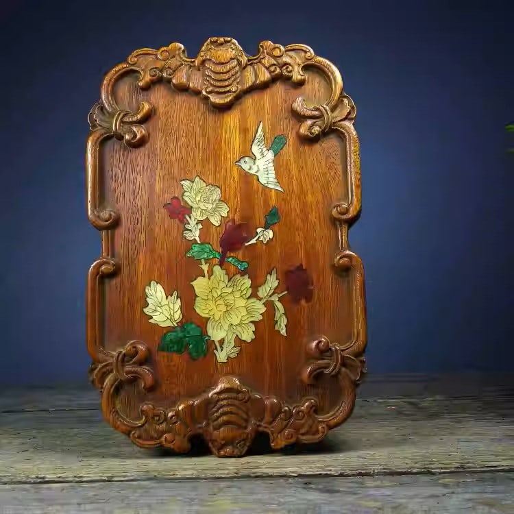 Rosewood tea tray inlaid with mother-of-pearl: Dimensions: Length 26cm, Width 16cm, Weight: 745g