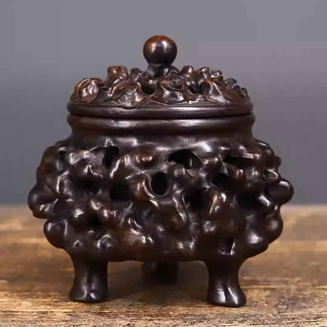 Sandalwood incense burner with openwork auspicious patterns (1 of 5)