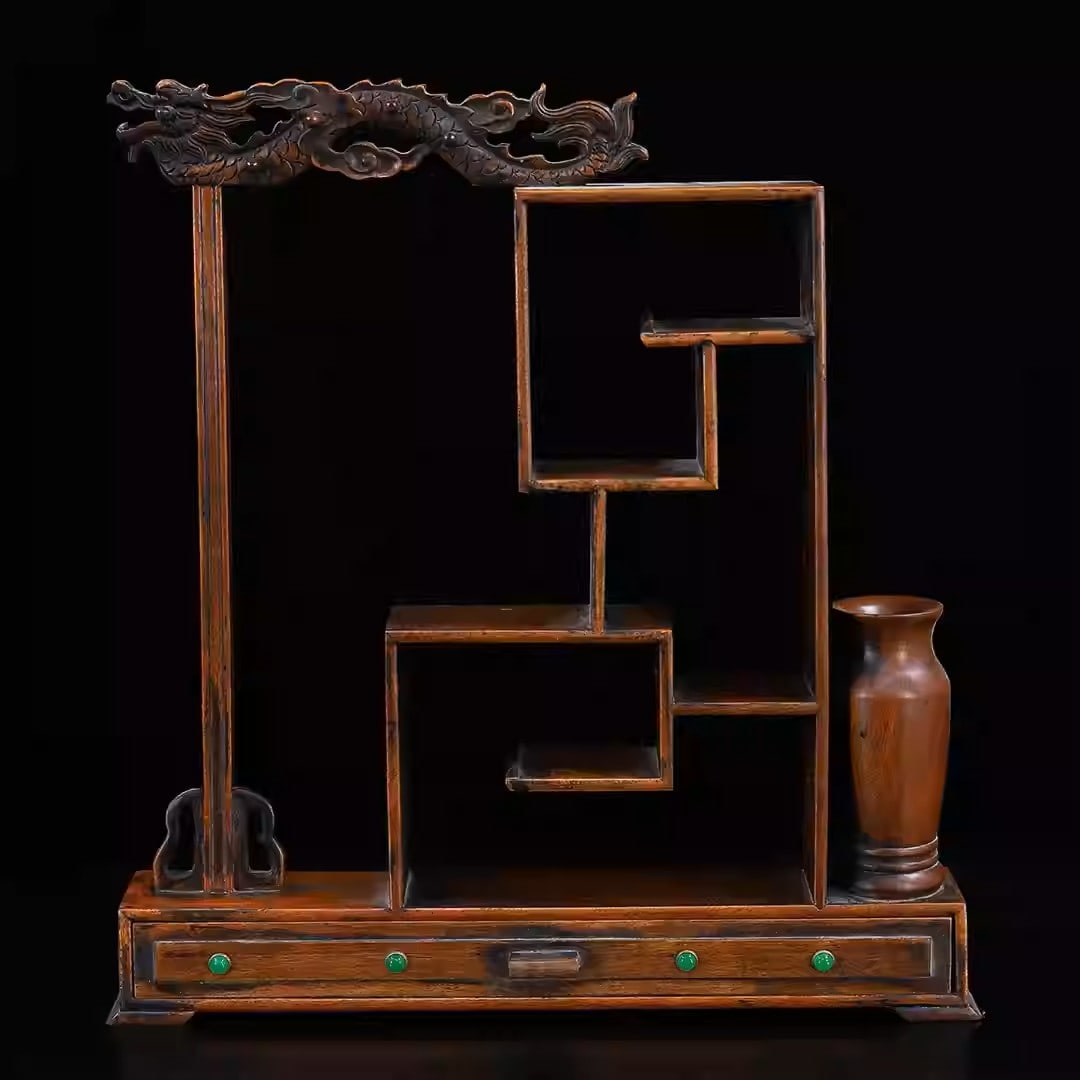 Rosewood pen holder with a dragon head design (1 of 5)