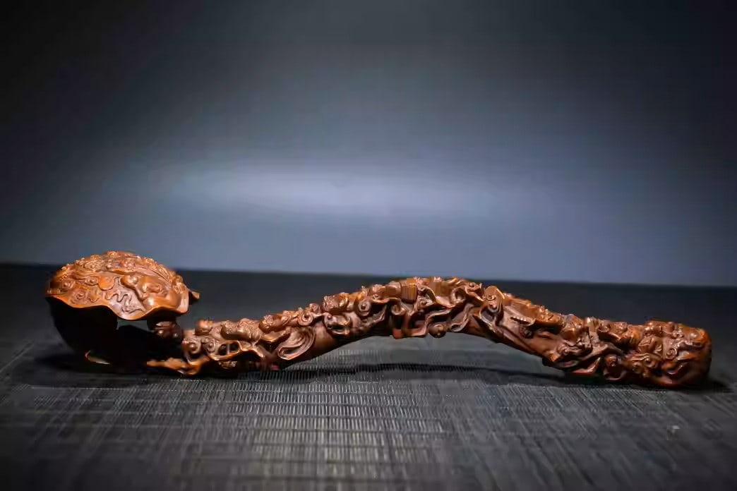 Boxwood finely carved eighteen Arhats Ruyi (1 of 5)