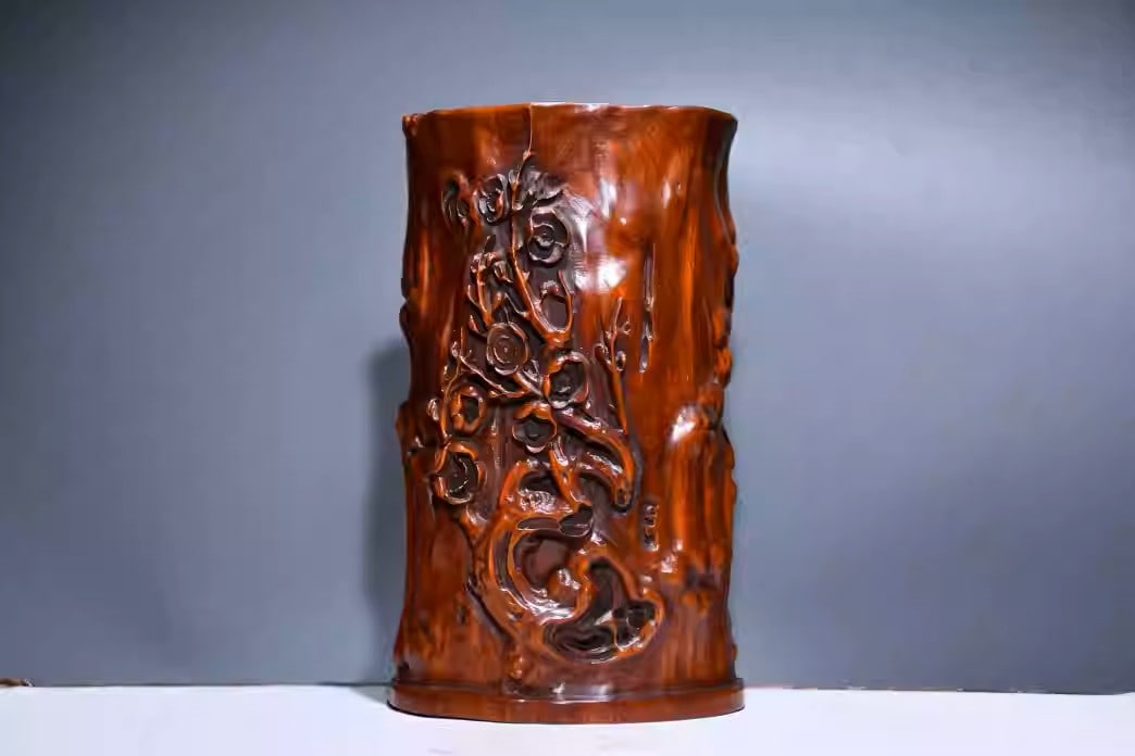 Boxwood intricately carved plum blossom pen holder: Length 8cm, width 6cm, height 13cm, weight 243g