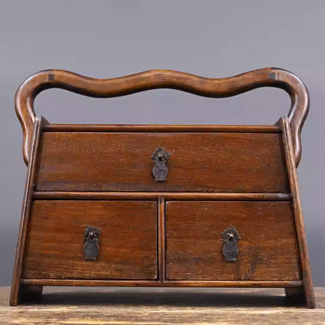 Rosewood carrying case with drawers: Length 30 cm, width 16 cm, height 25 cm, weight 1882 grams.