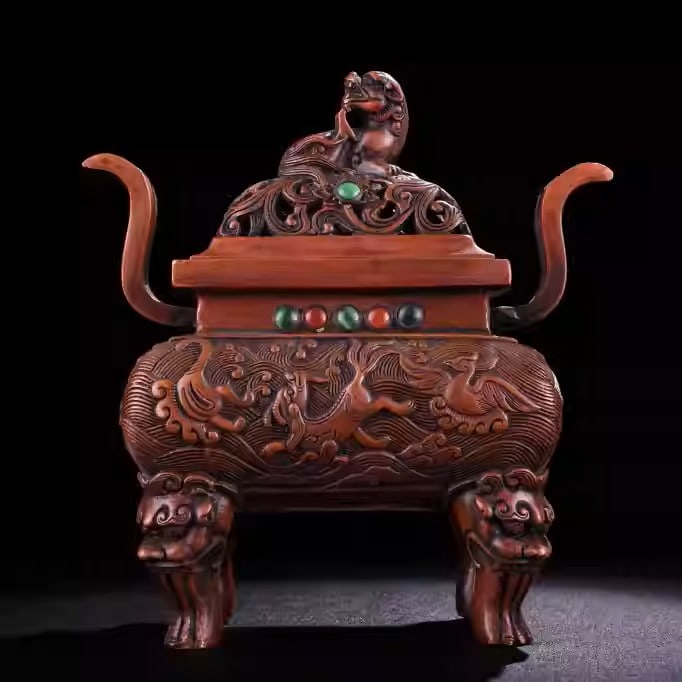 Pure copper incense burner with inlaid gemstones and engraved depictions of animals and lions: Height: 20 cm, Width: 20 cm, weight 2000 grams.