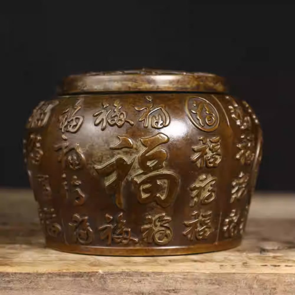 Pure copper tea caddy with engraved "One Hundred Blessings" design: Dimensions: Width 12cm, Height 8.5cm Weight: 800g