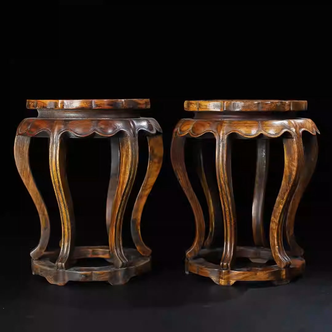 A pair of rosewood bases: Dimensions: Width 17cm, Height 20.5cm Total Weight: 1550g