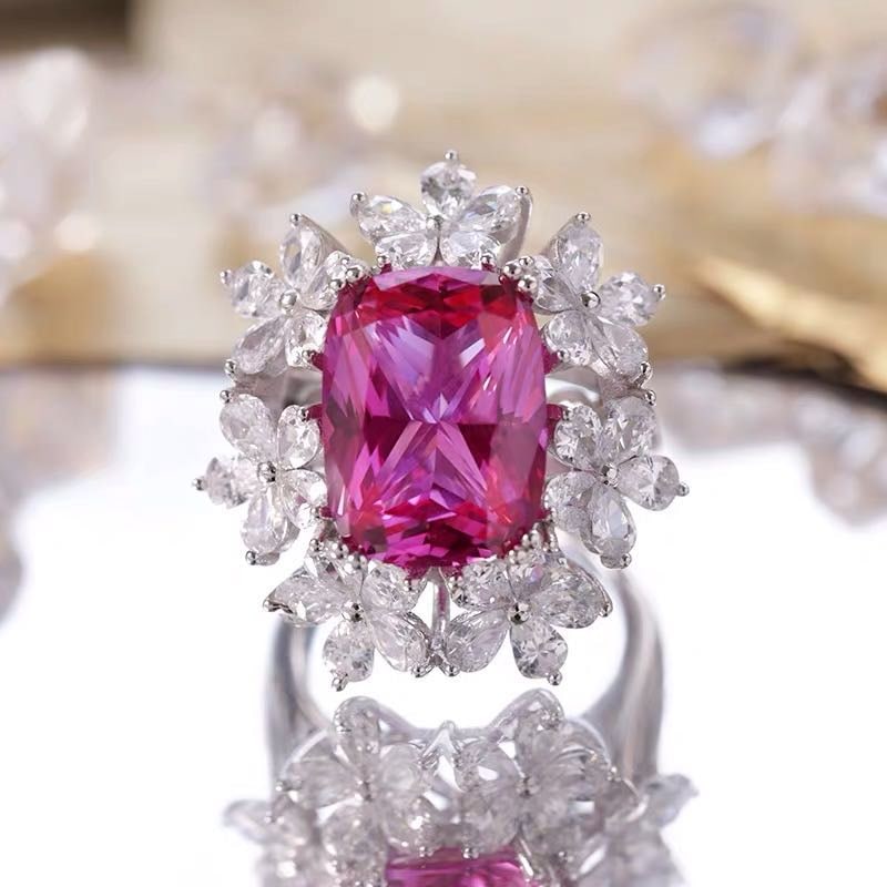 925 Silver Ruby Ring: 925 Silver Ruby Ring ****** Metal: 925 Silver / Main Stone: Ruby / Color: Red / Main Stone Size: 13*18mm / Size: 30*35mm