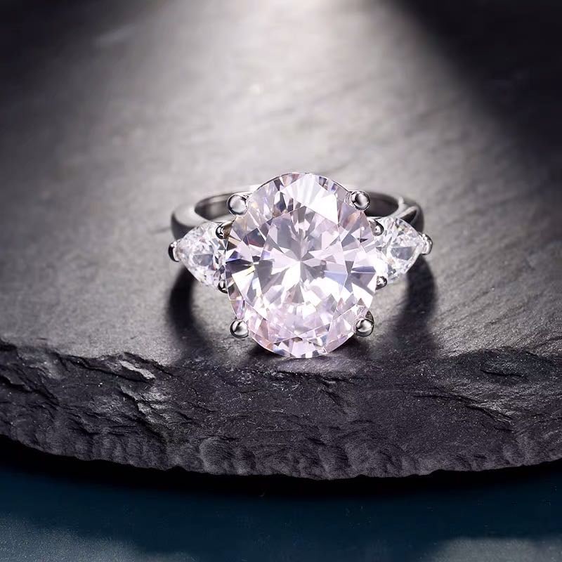 925 Silver Pink Gem Ring: 925 Silver Pink Gem Ring ****** Metal: 925 Silver / Main Stone: Pink Gem / Color: Pink / Diameter 17mm