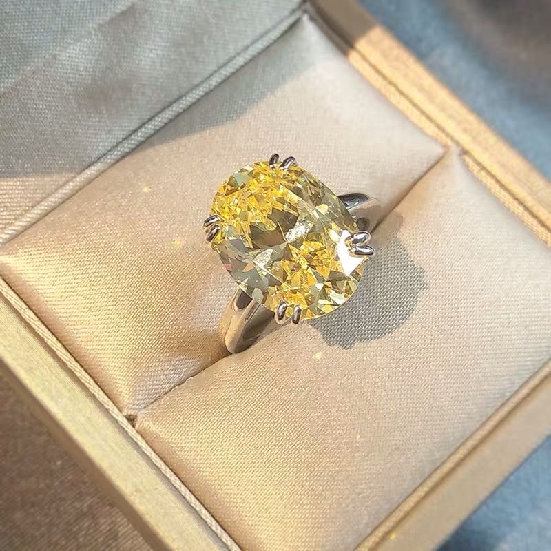 925 Silver Yellow Gem Ring: 925 Silver Yellow Gem Ring ****** Metal: 925 Silver / Main Stone: Yellow Gem / Color: Yellow / Size: 13*17mm / Diameter: 17mm