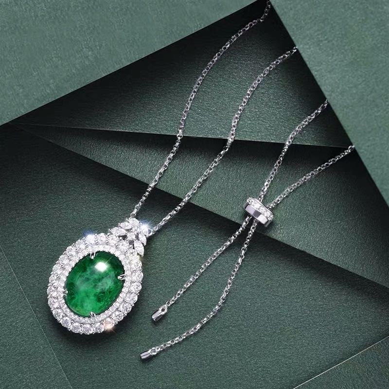 925 Silver Emerald Necklace: 925 Silver Emerald Necklace ****** Metal: 925 Silver / Main Stone: Emerald / Color: Green / Pendant Size: 20*30mm / Length : 41cm