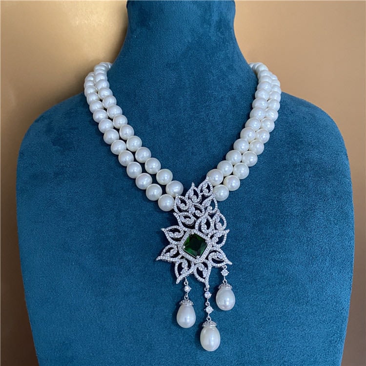 Natural Pearl Necklace Embeded Emerald 925 Silver Pendant (1 of 3)