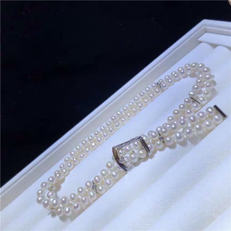 Natural Pearl Necklace (1 of 5)