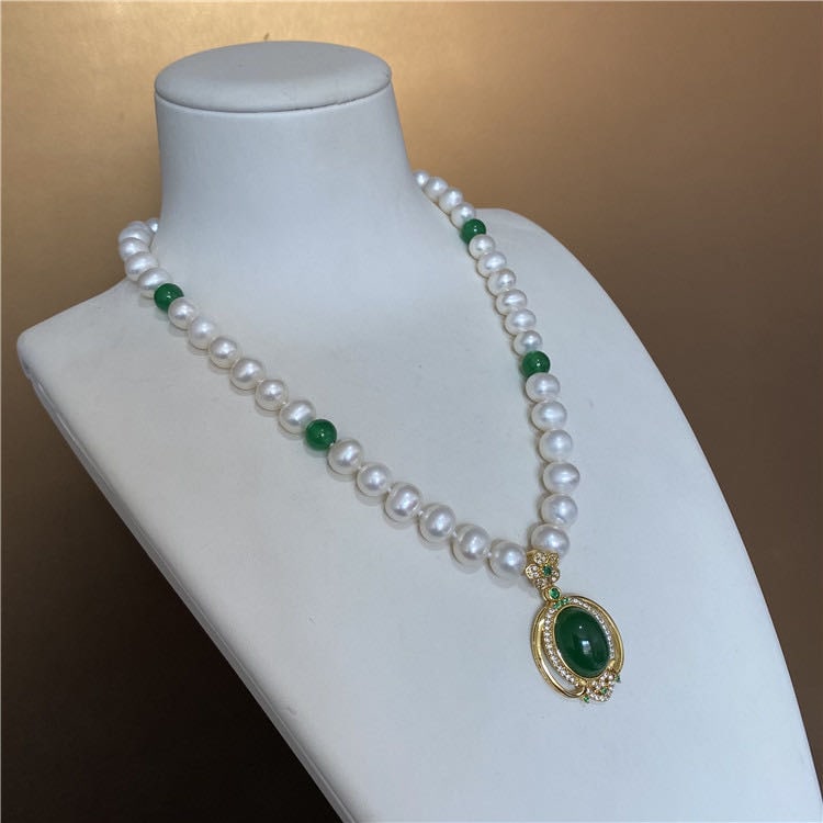 Natural Pearl Necklace Embeded Green Agate 925 Silver Pendant (1 of 5)