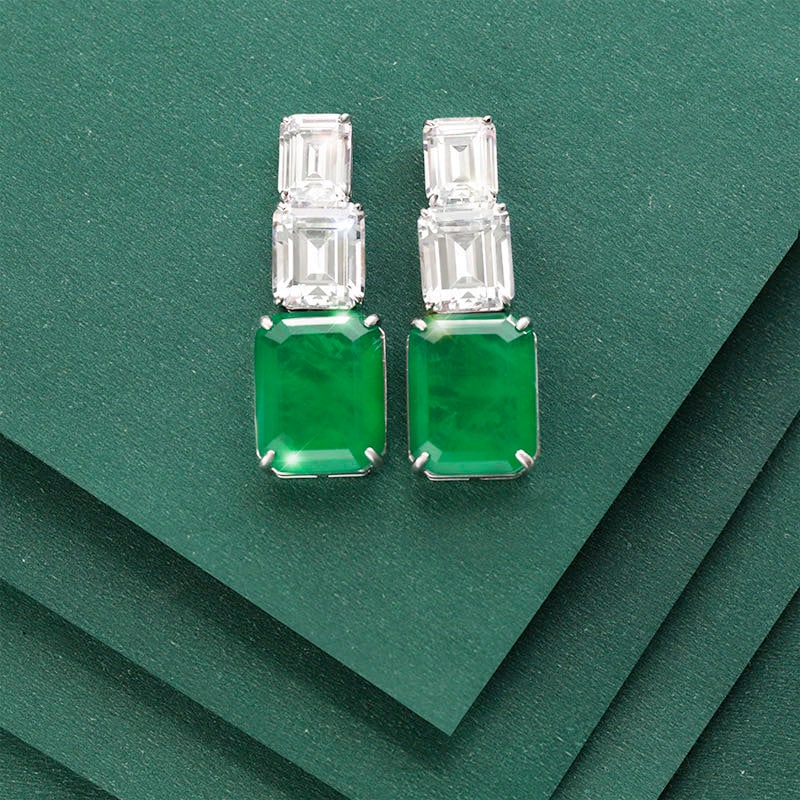 925 Silver Emerald Earrings: 925 Silver Emerald Earrings ****** Metal: 925 Silver / Main Stone: Emerald / Color: Green / Earring Size: 14*40mm