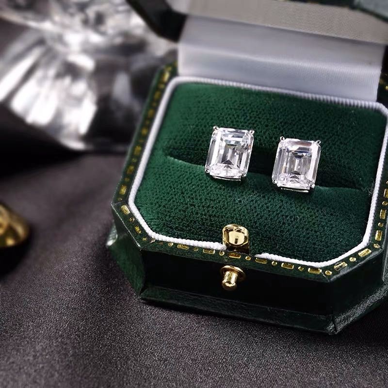 925 Silver Gem Earrings: 925 Silver Gem Earrings ****** Metal: 925 Silver / Main Stone: Gem / Earring Size: 8*10mm