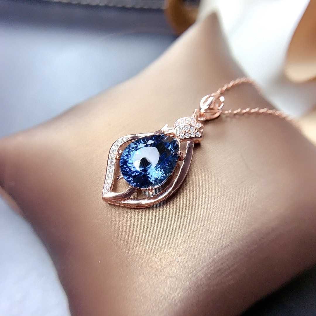 925 Silver London Topaz Pendant: 925 Silver London Topaz Pendant ****** Metal: 925 Silver / Main Stone: London Topaz / Color: Blue / Main Stone Size: 10*14mm