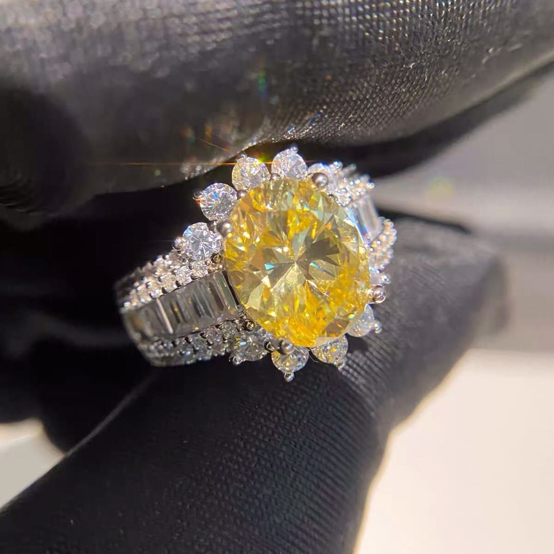 925 Silver Yellow Gem Ring: 925 Silver Yellow Gem Ring ****** Metal: 925 Silver / Main Stone: Yellow Gem / Color: Yellow / Main Stone Size: 10*12mm / Ring Size: 14*16mm