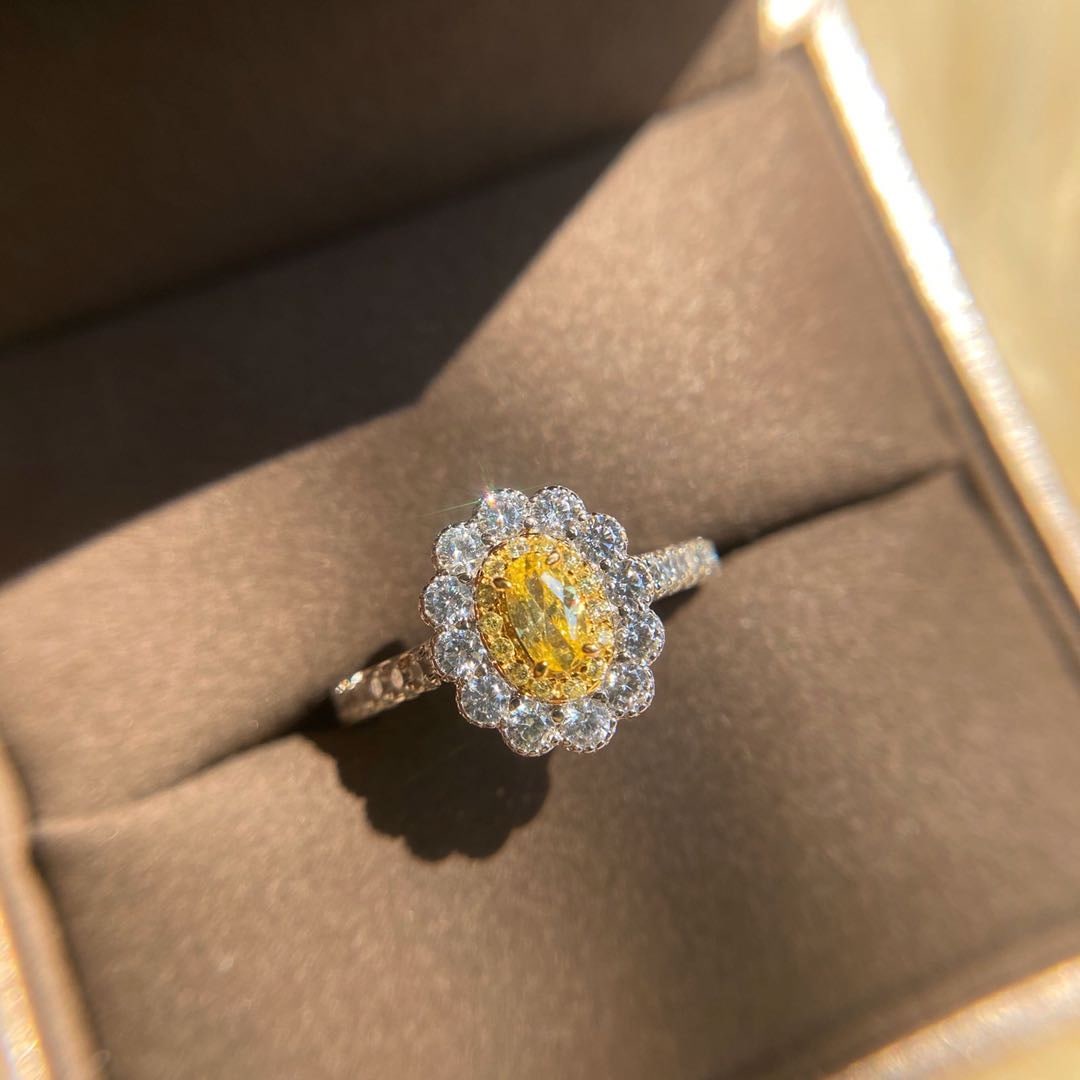 925 Silver Yellow Gem Ring: 925 Silver Yellow Gem Ring ****** Metal: 925 Silver / Main Stone: Yellow Gem / Color: Yellow / Main Stone Size: 3*4mm / Ring Size: 7*8mm