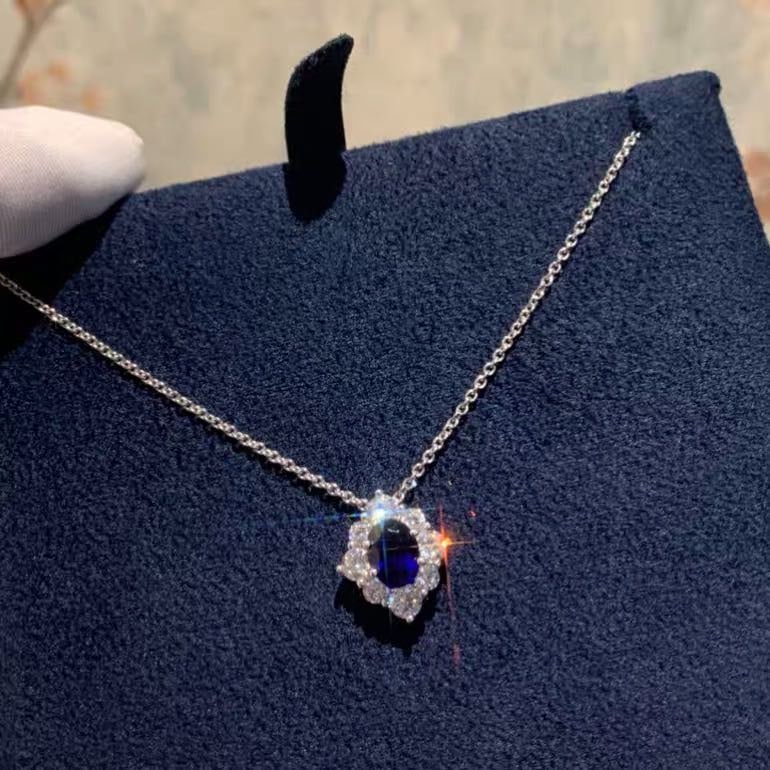 925 Silver 1.5ct Tanzanite Pendant: 925 Silver 1.5ct Tanzanite Pendant ****** Metal: 925 Silver / Main Stone: Tanzanite / Color: Blue / Carat Weight: 1.5 / Pendant Size: 13*15mm / Length : 45cm