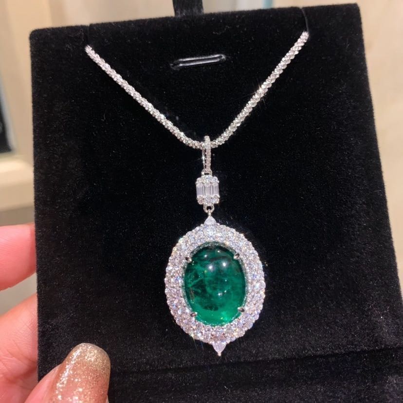925 Silver Emerald Pendant: 925 Silver Emerald Pendant ****** Metal: 925 Silver / Main Stone: Emerald / Color: Green / Pendant Size: 20*45mm / Length : 45cm