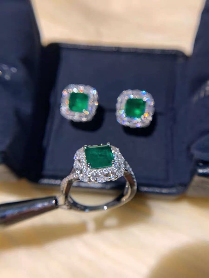 925 Silver Emerald Ring And Earrings Two-Piece Set (1 of 4)
