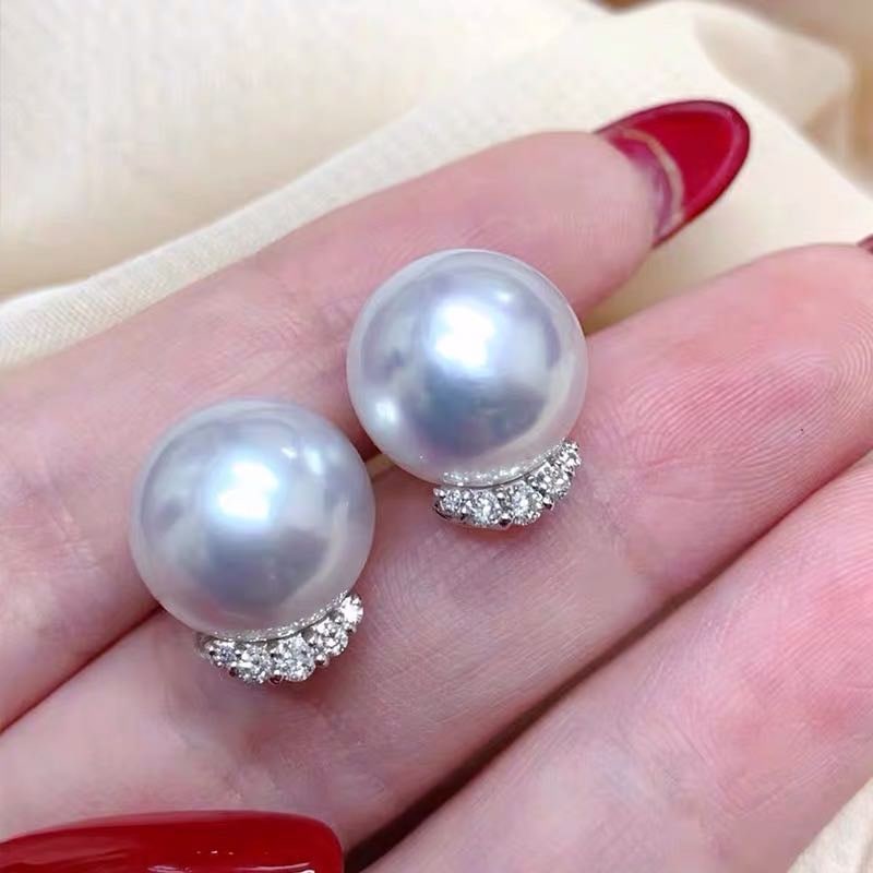 Australian White Pearl 925 Silver Earrings: Australian White Pearl 925 Silver Earrings ****** Metal: Australian Pearl / Color: White / Pearl Diameter 10mm