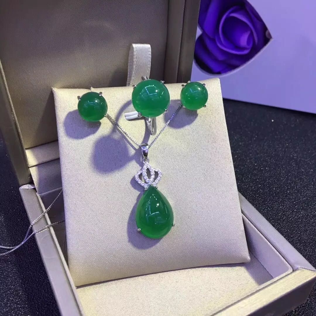 925 Silver Jade Necklace Earrings and Ring Three-Piece Set: 925 Silver Jade Necklace Earrings and Ring Three-Piece Set ****** Metal: 925 Silver / Main Stone: Jade / Color: Green