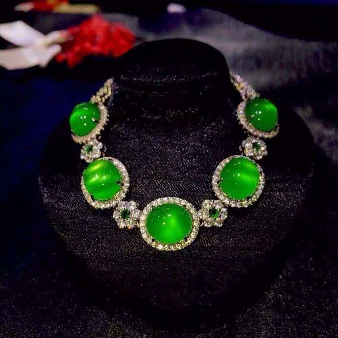 925 Silver Jade Bracelet: 925 Silver Jade Bracelet ****** Metal: 925 Silver / Main Stone: Jade / Color: Green