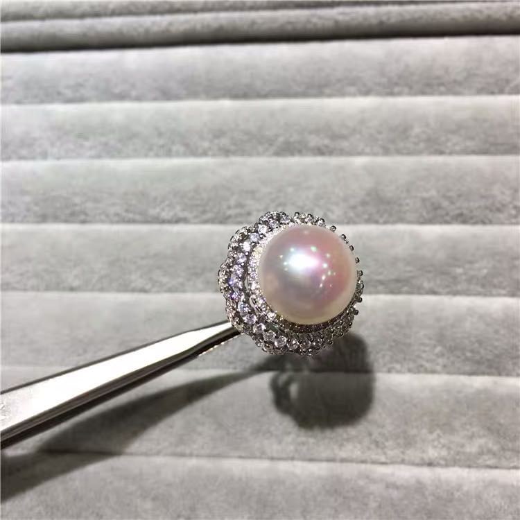 Natural Pearl 925 Silver Ring: Natural Pearl 925 Silver Ring ****** Metal: Natural Pearl / Color: White / Pearl Diameter 12mm