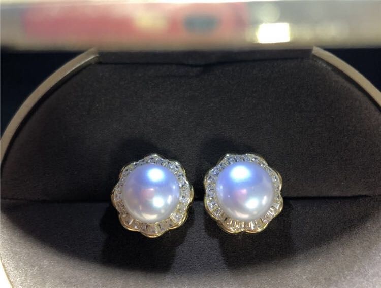 Natural Pearl 925 Silver Earrings: Natural Pearl 925 Silver Earrings ****** Metal: Natural Pearl / Color: White / Pearl Diameter 11mm