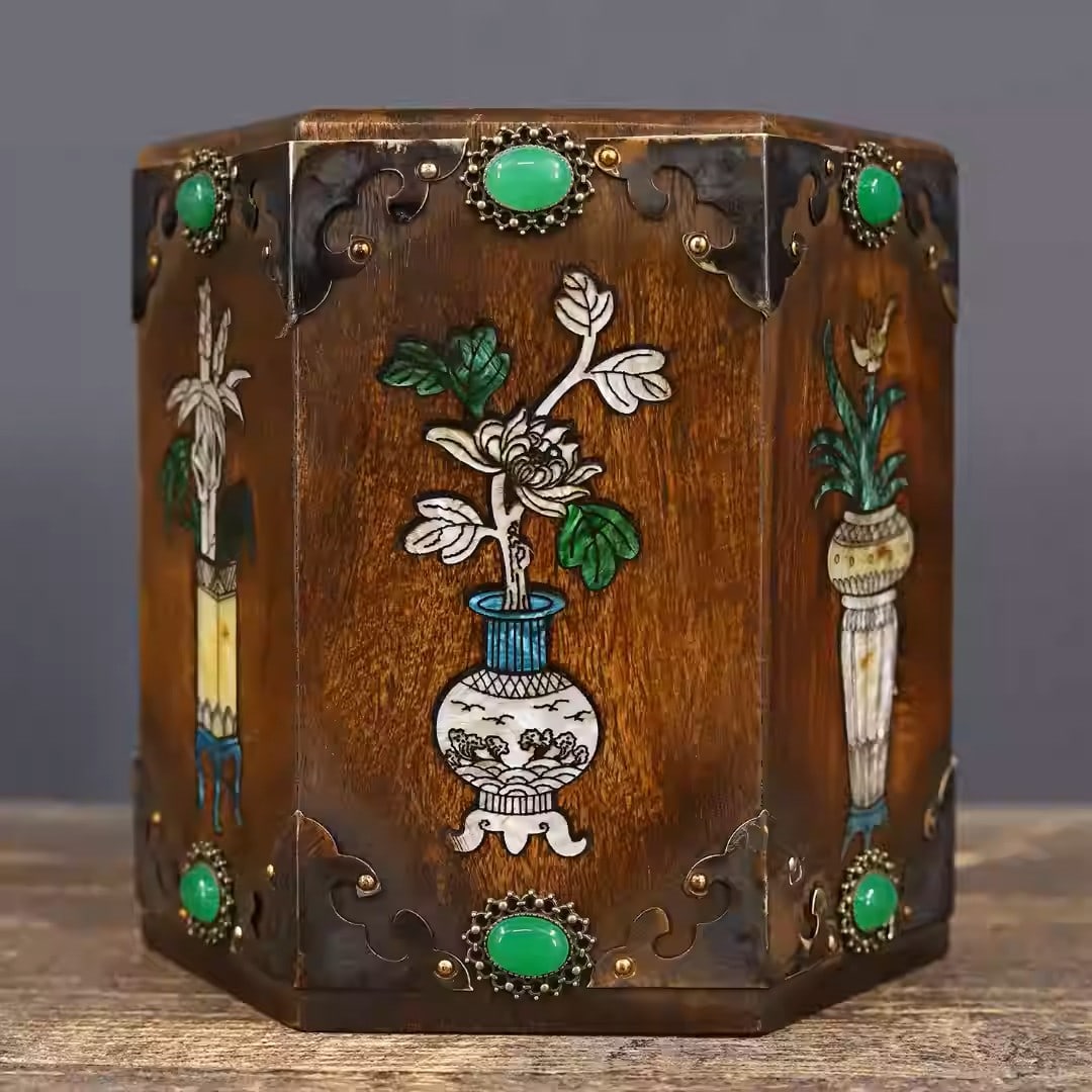 Rosewood pen holder ornament inlaid with mother-of-pearl and gemstones: Dimensions: Length 15cm, Height 16cm Weight: 610g