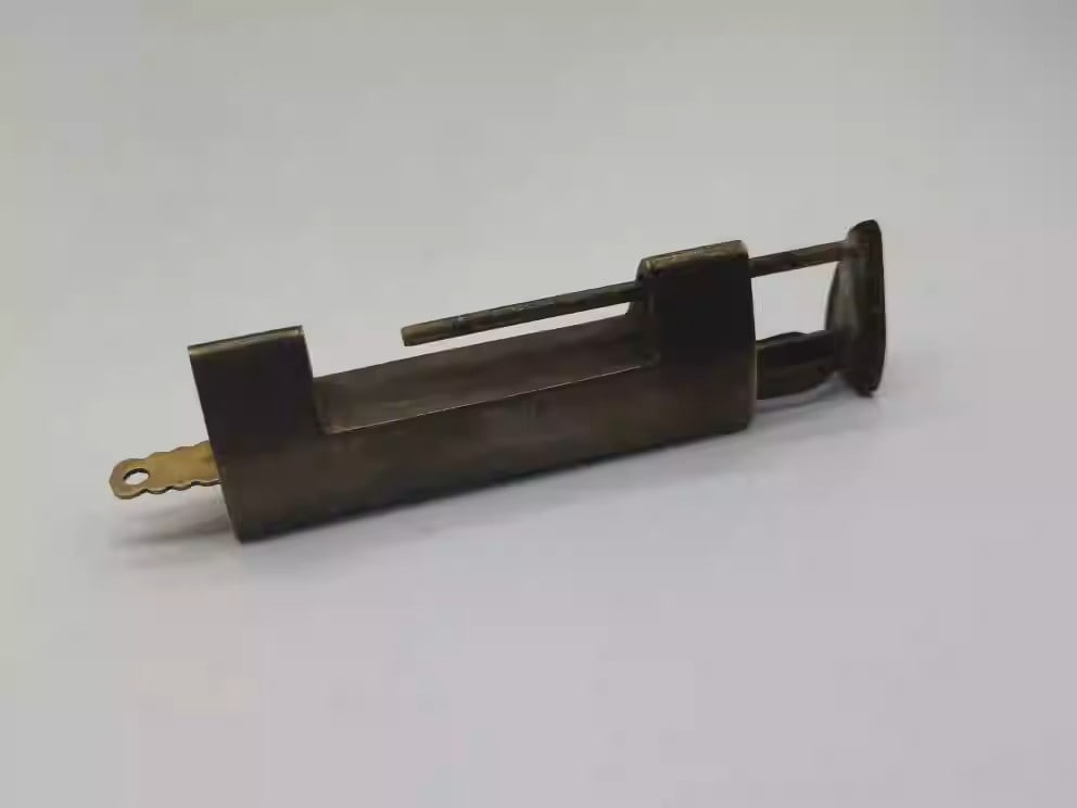 Brass double fish lock - 3