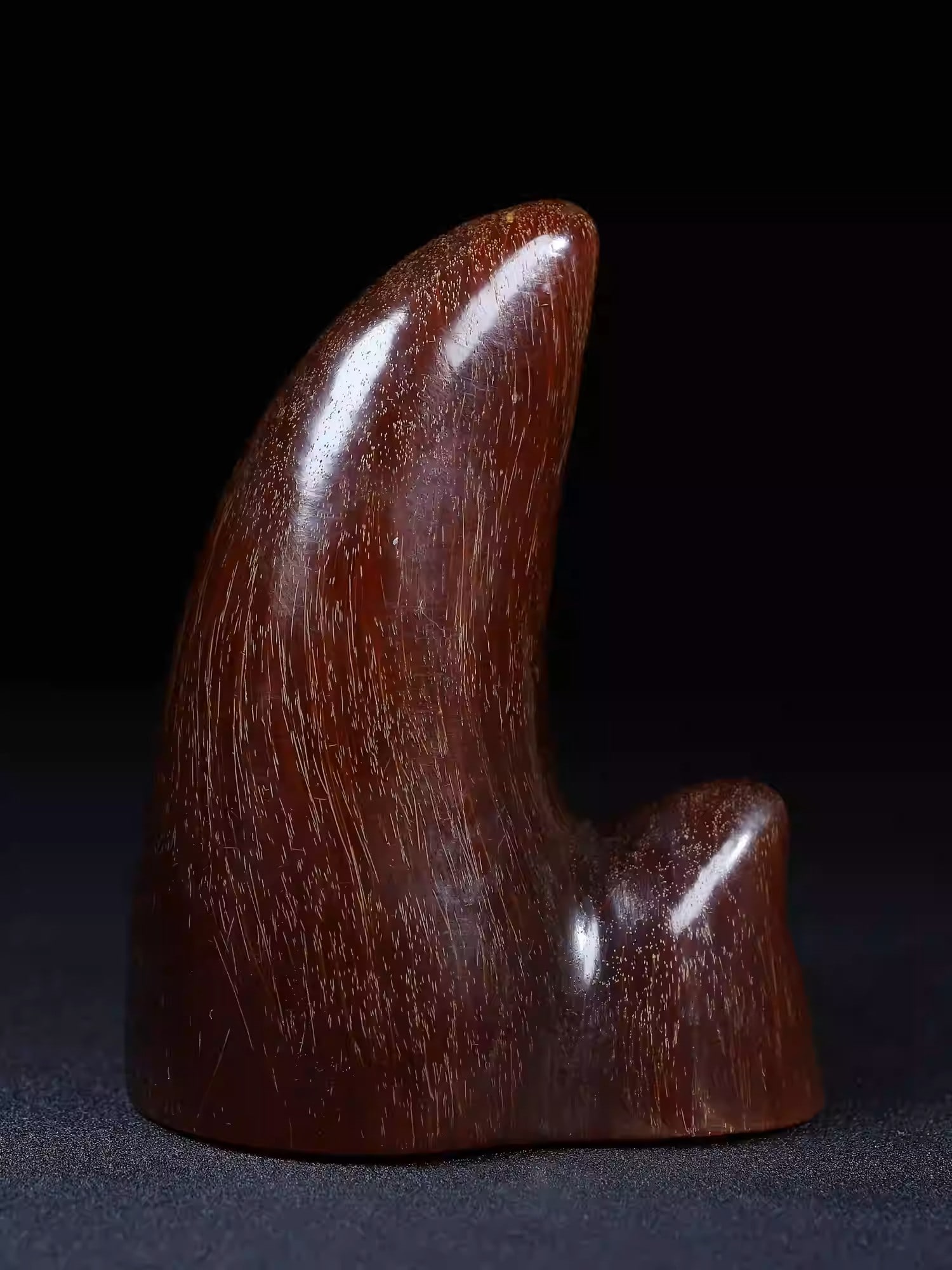 Rare bull horn ornament: Dimensions: Height 14cm, Width 11cm, Weight: 540g