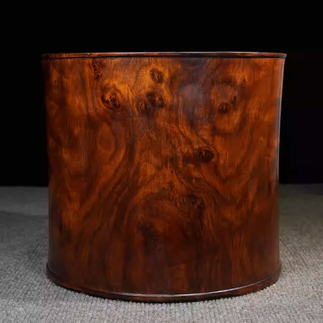 Rosewood pen holder ornament: Dimensions: Width 25cm, Height 22.5cm Weight: 2.8kg