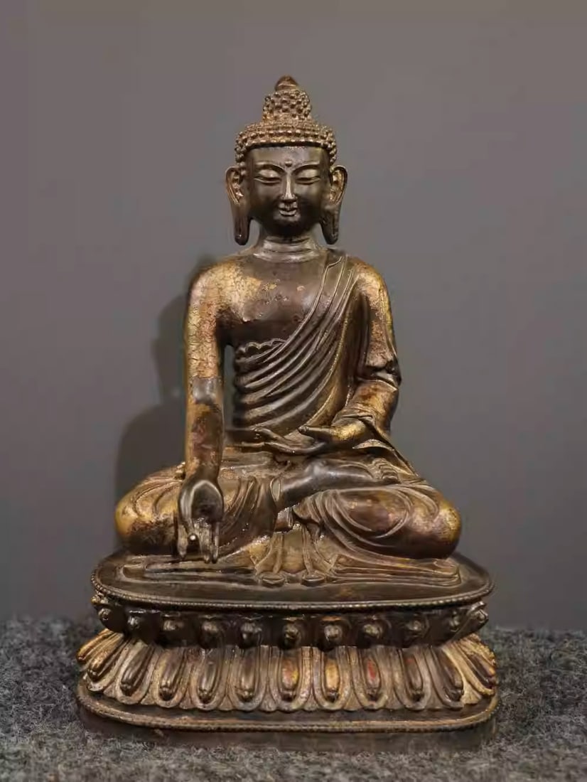 Pure copper gilded Shakyamuni Buddha (1 of 5)