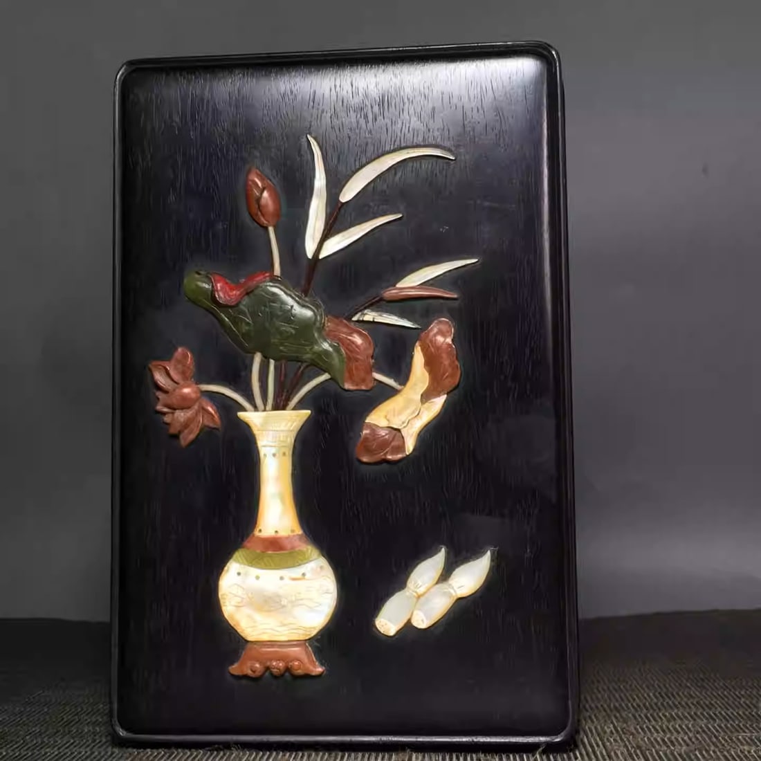 Small-Leaf Red Sandalwood Inlaid "Multitude of Treasures" Box: Dimensions: Length 18cm, Width 12cm, Height 7cm Weight: 620g