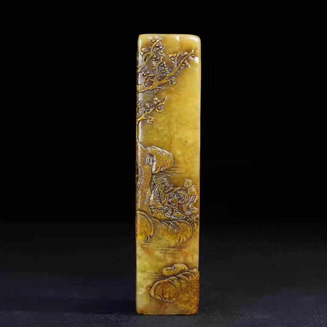 Shoushan stone seal depicting a scholar under a pine tree: Dimensions: Length 3.2cm, Width 3.2cm, Height 14cm Weight: 346g