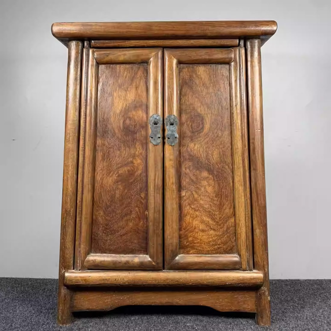 Rosewood Pattern Cabinet: Dimensions: Length 36cm, Width 21cm, Height 50cm
