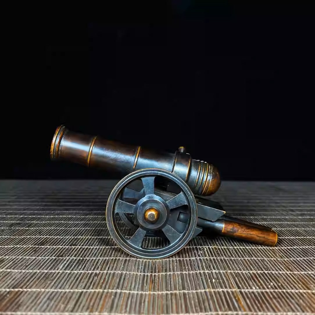 Pure copper Italian cannon ornament: Dimensions: Length 13cm, Height 7cm Weight: 436g