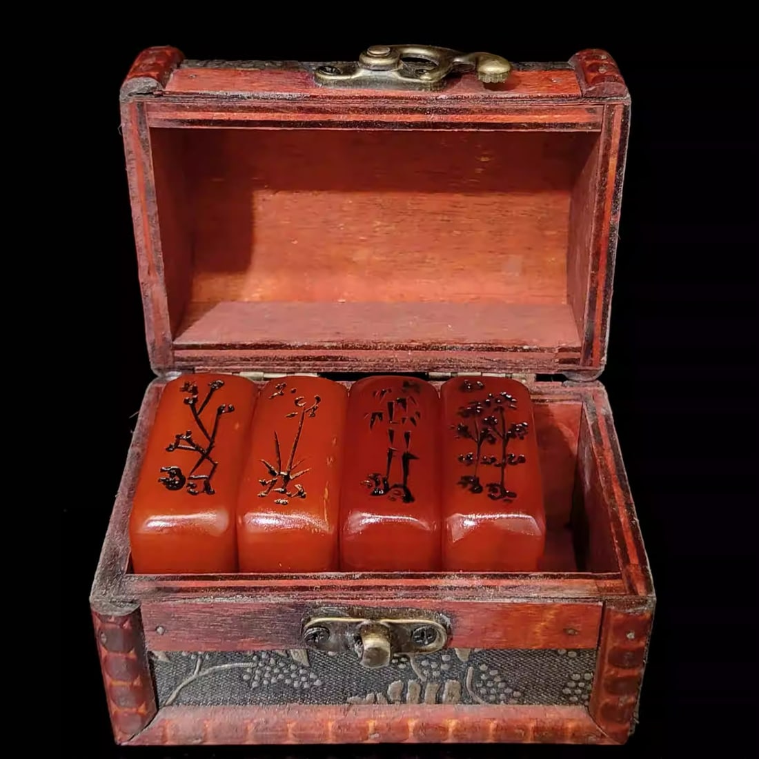 Red Tianhuang Stone Plum Orchid Bamboo Chrysanthemum Seal Set: Total net weight 524g