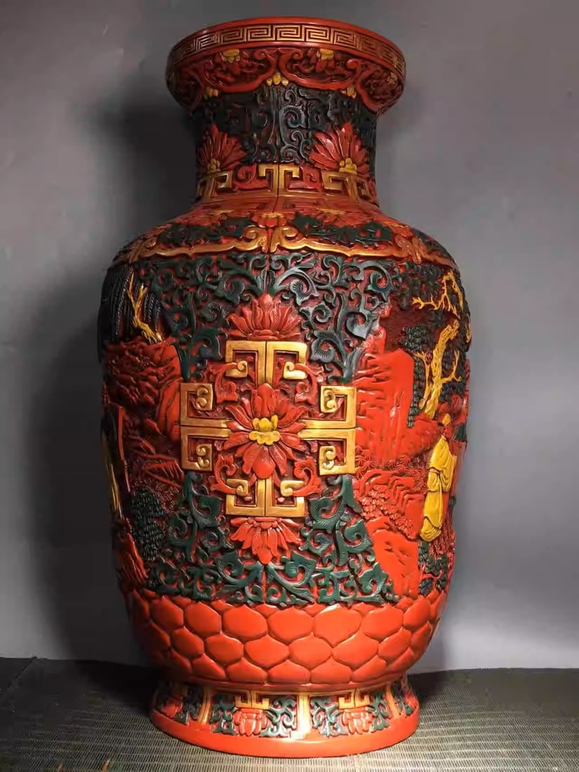 Painted lacquerware vase - 3