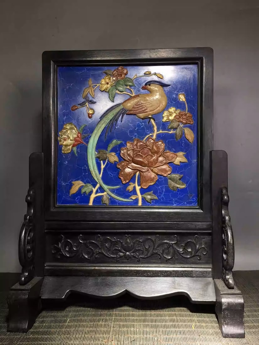 Sandalwood and lapis lazuli screen ornament: Dimensions: Length 28.5cm, Width 12cm, Height 34cm Weight: 2190g