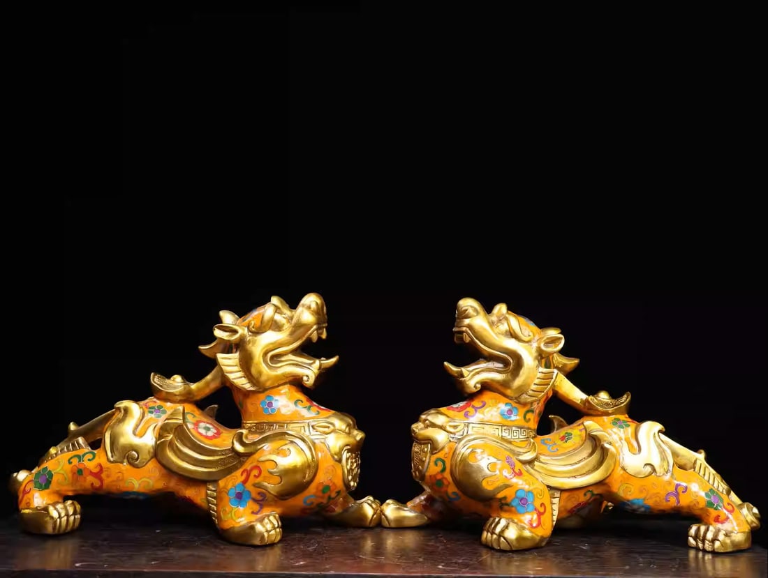 Gilded bronze cloisonné Pixiu ornament: Dimensions: Length 28cm, Width 13cm, Height 19.5cm, Total Weight: 5.5kg