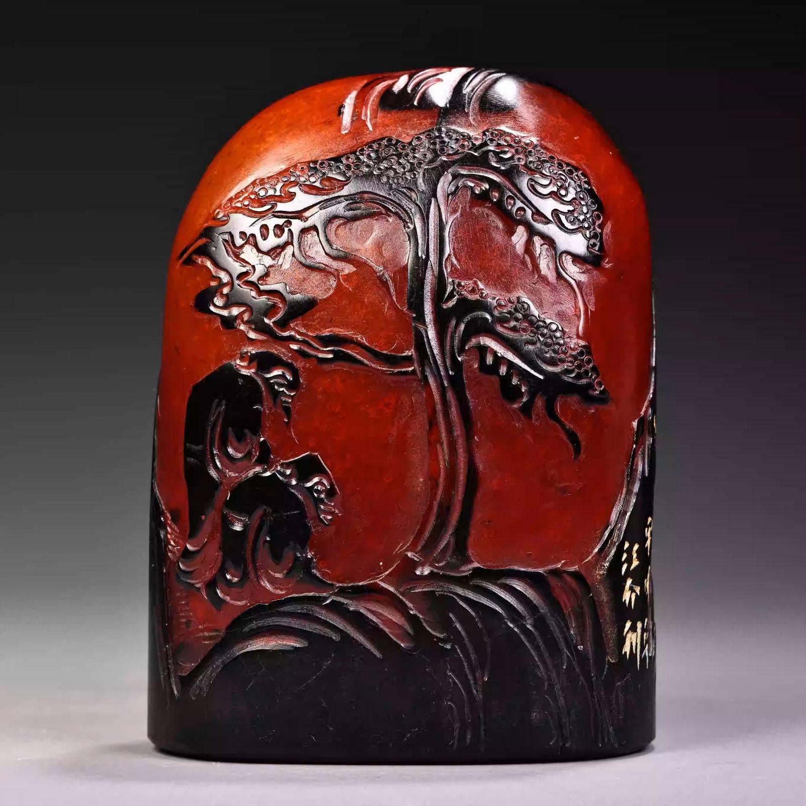 Red Tianhuang stone relief carving seal: Dimensions: Height 10cm, Width 8cm, Weight: 900g
