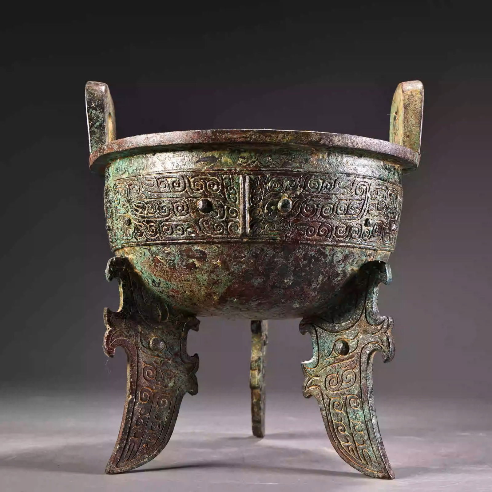 Bronze tripod ornament (1 of 5)