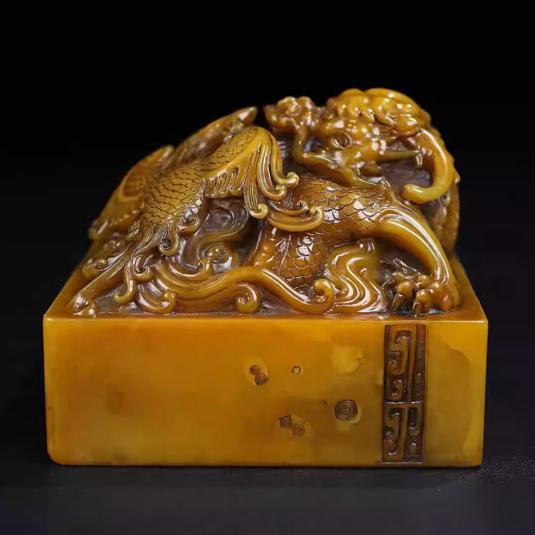 Shoushan Stone Dragon and Phoenix Auspicious Seal Ornament: Dimensions: Length 9.8cm, Width 9.8cm, Height 8.3cm Weight: 1248g